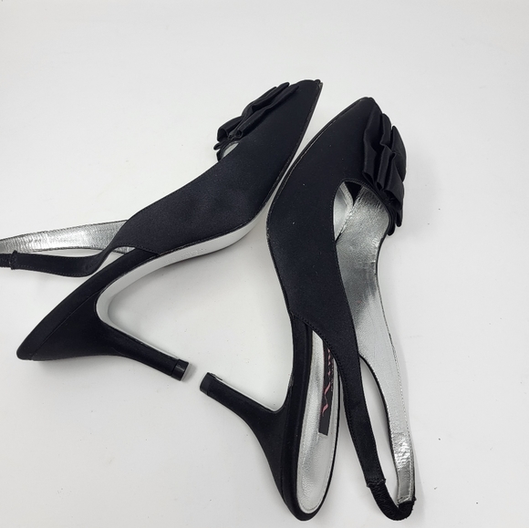 Vintage Y2K Black Satin Sling Back 3" Flat Bow Front Peep Toe Heels by Nina 7 - Picture 6 of 12